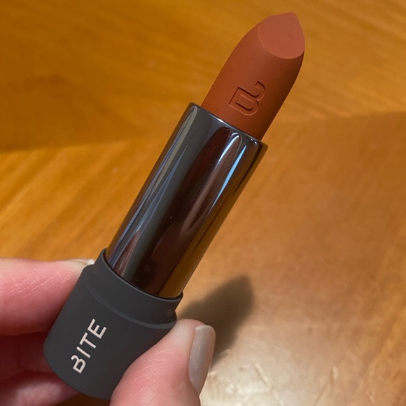 Bite Beauty Power Move Soft Matte Lipstick Harissa - Picture 7 of 16